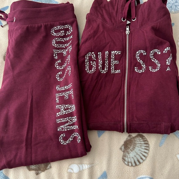 Sweat suit - Picture 1 of 2